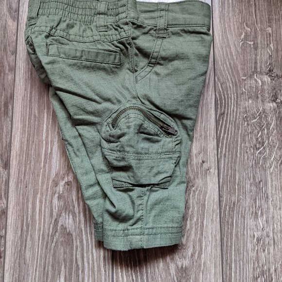[KIDS 2/$30] NWT Baby Girl (12-18M) - OLD NAVY Ripstop Cargo Capri - Picture 4 of 7